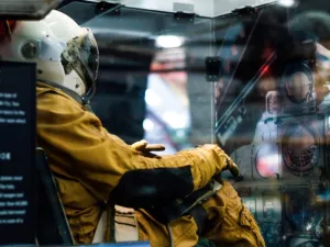 Arbeitsblatt: Zeitreise in die Zukunft - Utopien und Phantasien erkunden