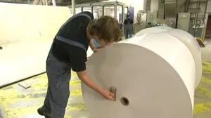 Video: Papiertechnologe/-technologin