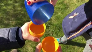 Video: Überraschungsei explodieren lassen