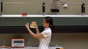 Video: Umwandlung von Spannenergie in kinetische Energie (Teil 1)