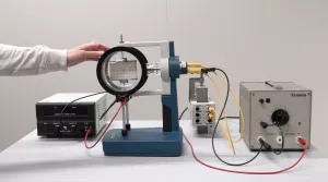 Video: Fadenstrahlrohr mit magnetischer Ablenkung
