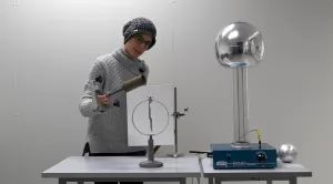 Video: Becherelektroskop