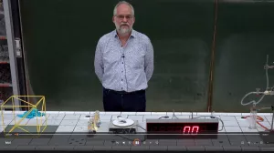 Video: Verschiedene Stoffe - verschiedene Massen