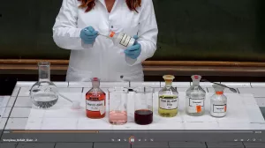 Video: Komplexbildung und -umwandlung von Kobalt(II)- und Eisen(III)-chlorid