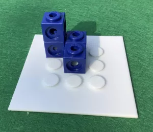 Entdeckendes: Grundplatte für Steckwürfel 3*3 (stl-Datei)