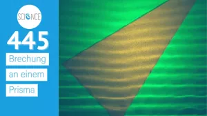 Video: Wasserwelle | Brechung an einem Prisma