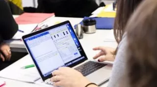 Handbuch: Mehrsprachigkeit gezielt nutzen und fördern