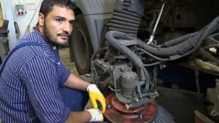 Video: Kraftfahrzeugmechatroniker/in - Nutzfahrzeugtechnik
