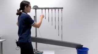 Video: Wurfparabel mit Wasserstrahl