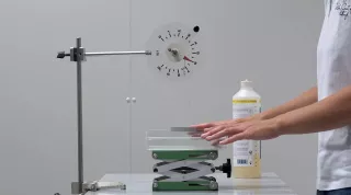 Video: Ring in Seifenlösung