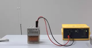 Video: Magnetfeldstärke einer Spule mit und ohne Eisenkern
