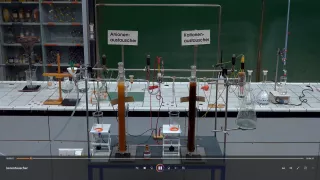 Video: Ionenaustauscher: Herstellung von destilliertem Wasser und die Folgen für die Leitfähigkeit