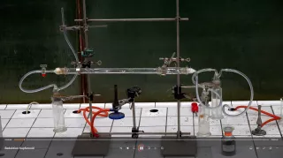 Video: Reduktion von Kupfer(II)-oxid mit Wasserstoff