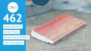 Video: Radioaktivität einer Fliese eines Kacheloffens mit Uranglasur