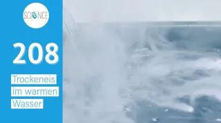 Video: Trockeneis im heißen Wasser