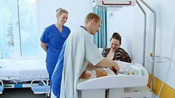 Video: Pflegefachmann/-frau