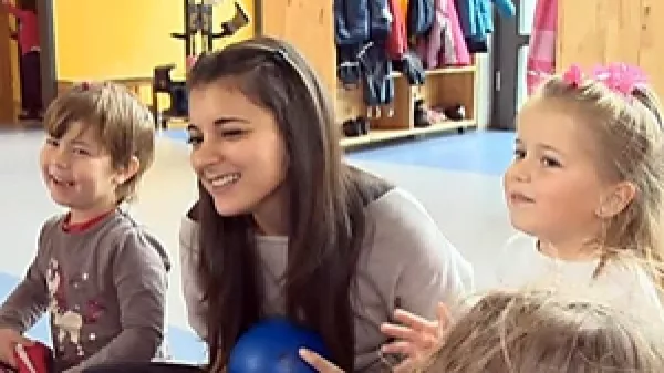 Video: Sozialpädagogische/r Assistent/in