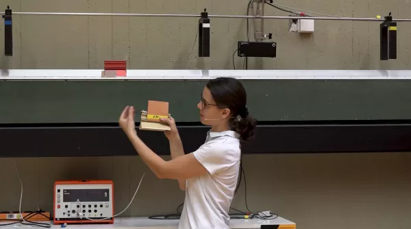 Video: Umwandlung von Spannenergie in kinetische Energie (Teil 1)