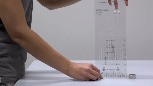 Video: Das Galton-Brett (quantitativ)