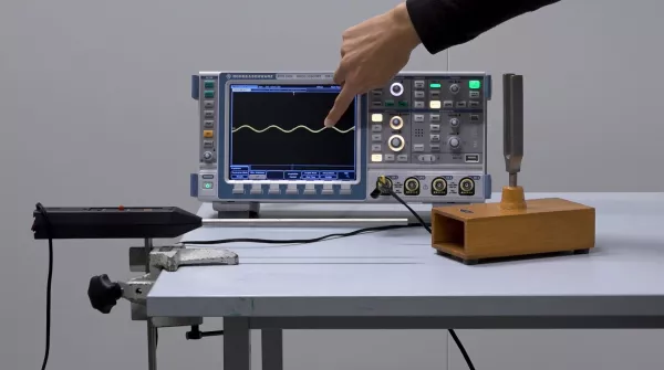 Video: Gedämpfte Schwingung mit Stimmgabel