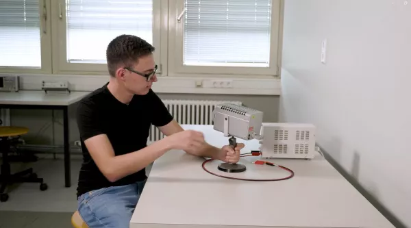 Video: Strom- und Spannungsbegrenzung an Netzgeräten